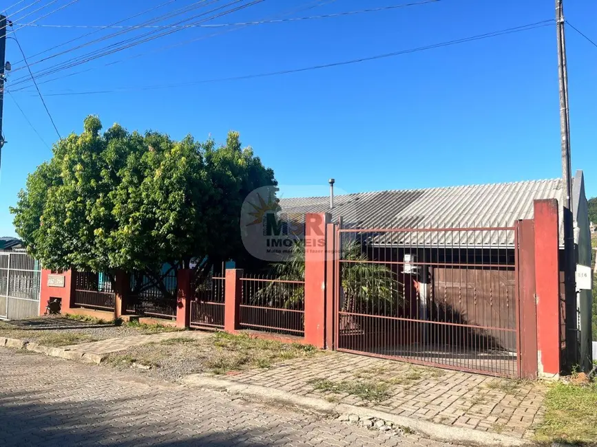 Foto 1 de Casa com 4 quartos à venda, 150m2 em Nova Petropolis - RS
