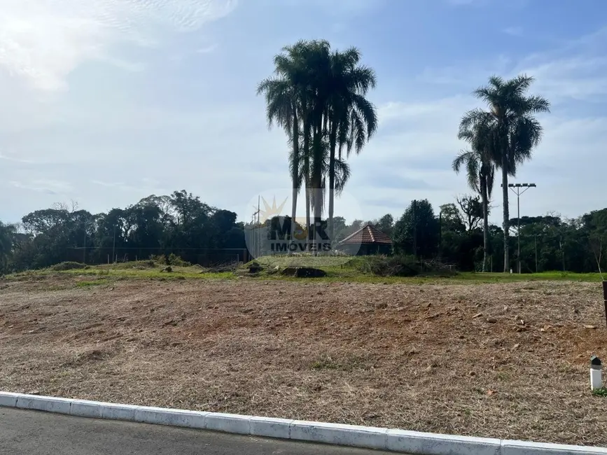 Foto 1 de Terreno / Lote à venda, 400m2 em Nova Petropolis - RS