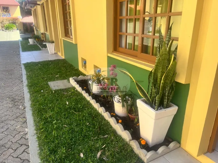 Foto 2 de Casa com 2 quartos à venda e para alugar, 78m2 em Nova Petropolis - RS