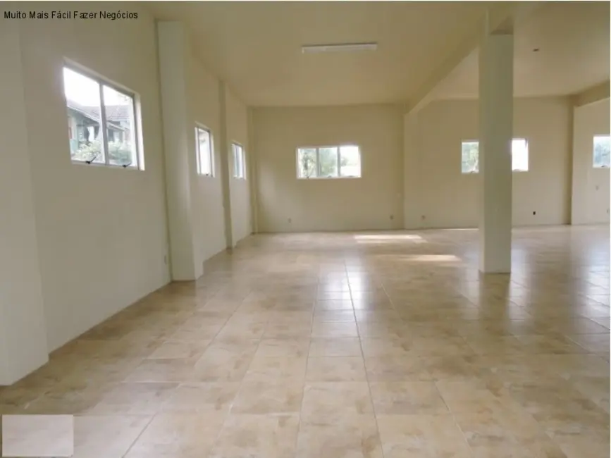 Sala Comercial para alugar, 200m2 em Centro, Nova Petropolis - RS - imagem 4 Foto 4 de Sala Comercial para alugar, 200m2 em Centro, Nova Petropolis - RS