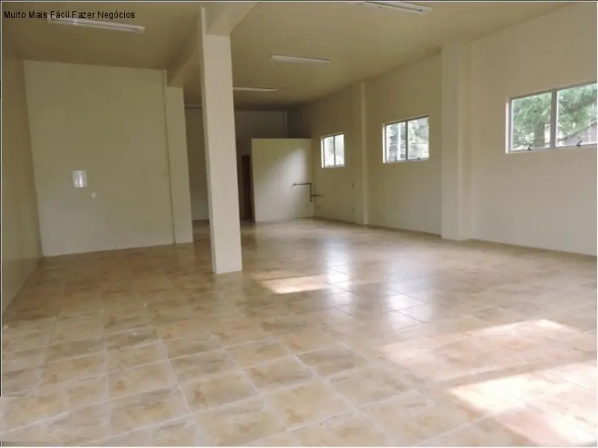 Sala Comercial para alugar, 200m2 em Centro, Nova Petropolis - RS - imagem 3 Foto 3 de Sala Comercial para alugar, 200m2 em Centro, Nova Petropolis - RS