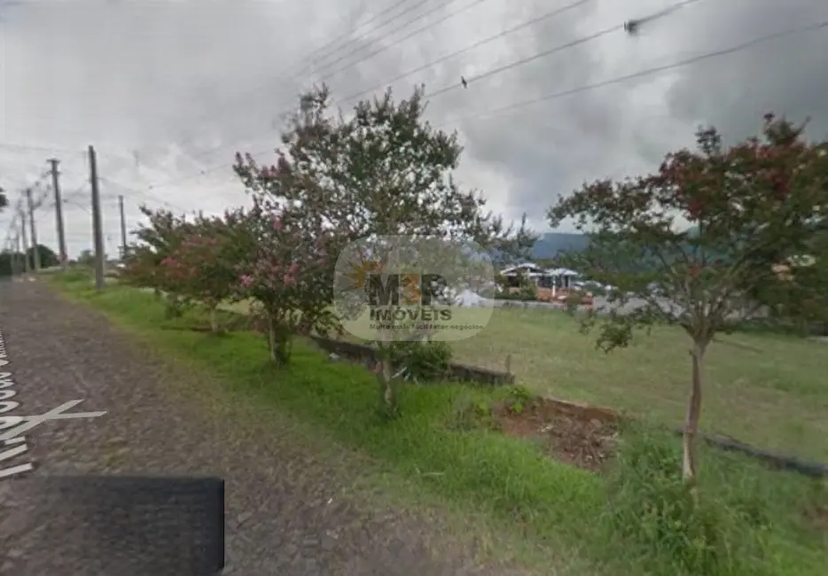 Foto 1 de Terreno / Lote à venda, 365m2 em Dois Irmaos - RS