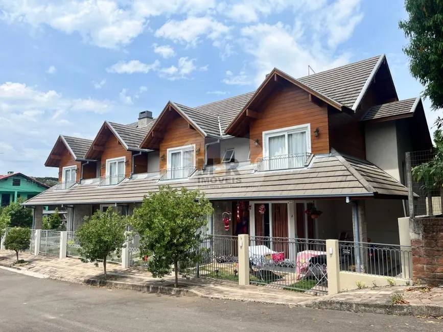 Foto 1 de Casa com 2 quartos à venda, 116m2 em Nova Petropolis - RS