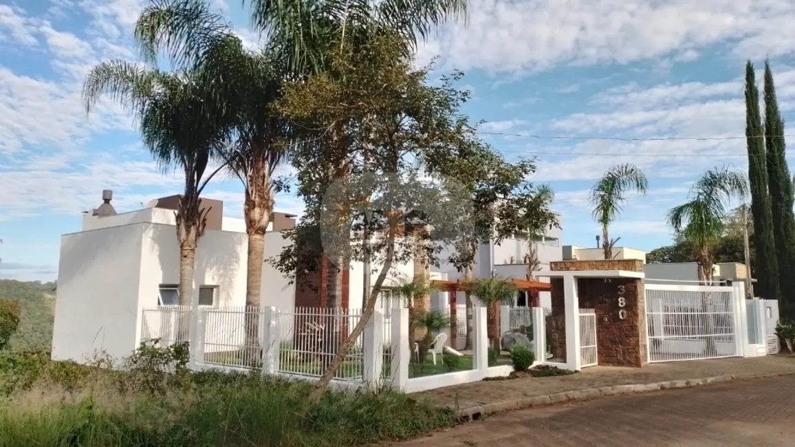 Casa com 3 quartos à venda, 233m2 em Nova Petropolis - RS - imagem 4 Foto 4 de Casa com 3 quartos à venda, 233m2 em Nova Petropolis - RS