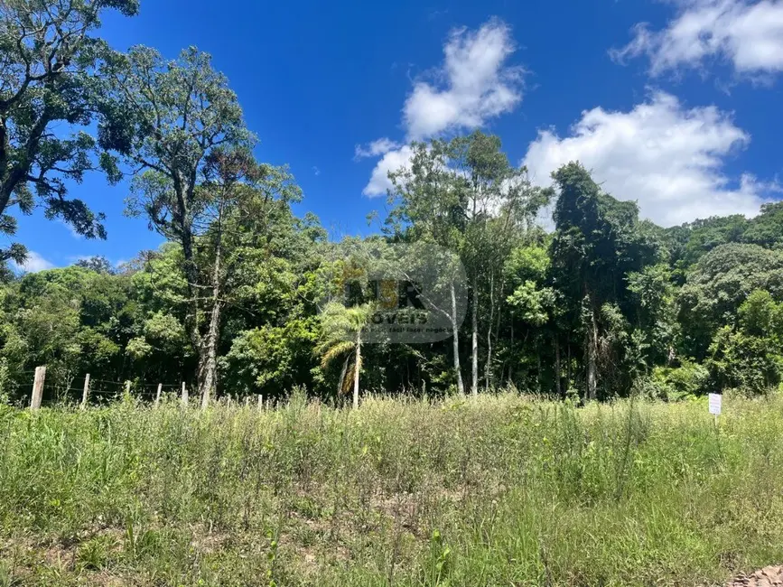 Foto 1 de Terreno / Lote à venda, 682m2 em Nova Petropolis - RS