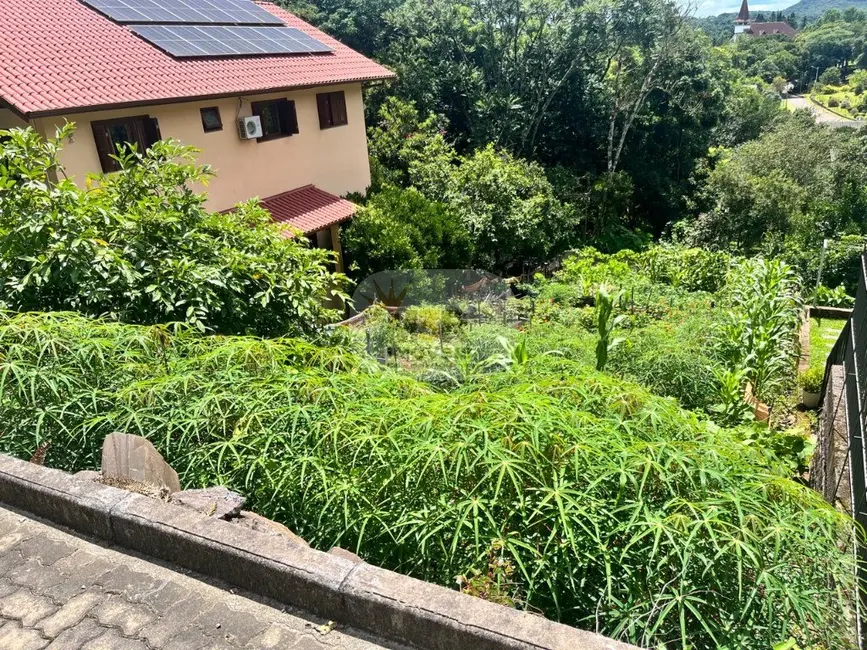 Foto 1 de Terreno / Lote à venda, 360m2 em Nova Petropolis - RS