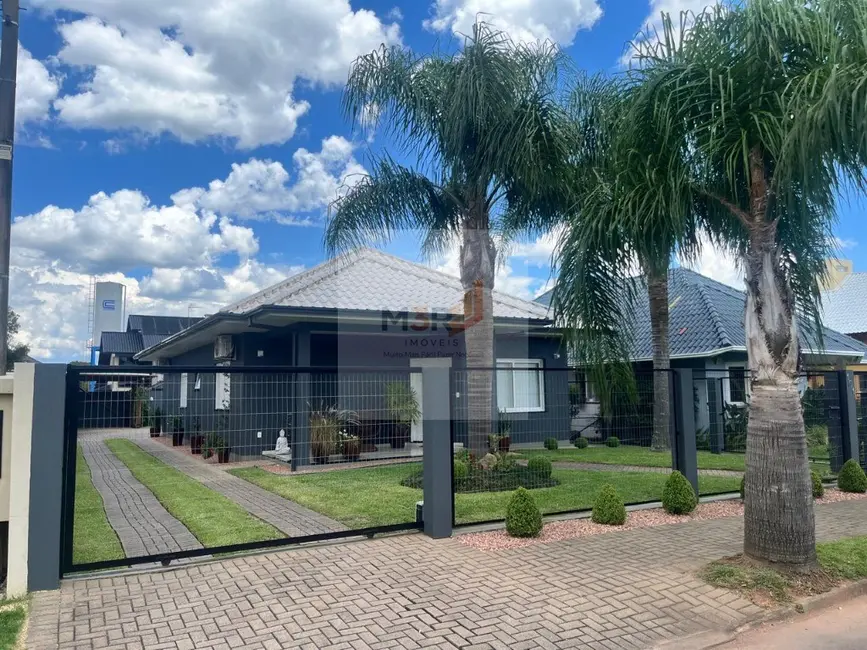 Foto 1 de Casa com 3 quartos à venda, 180m2 em Nova Petropolis - RS