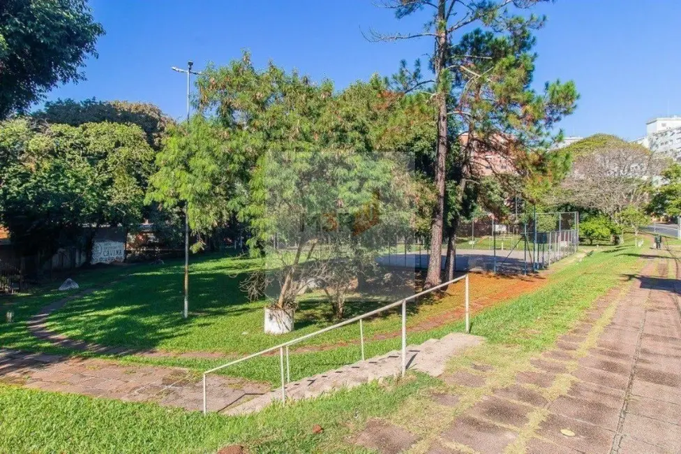 Casa com 4 quartos à venda, 290m2 em Jardim Itu, Porto Alegre - RS - imagem 4 Foto 4 de Casa com 4 quartos à venda, 290m2 em Jardim Itu, Porto Alegre - RS