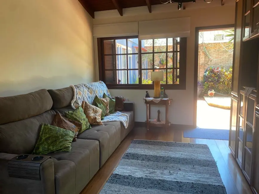 Foto 4 de Casa com 5 quartos à venda, 400m2 em Chácara das Pedras, Porto Alegre - RS