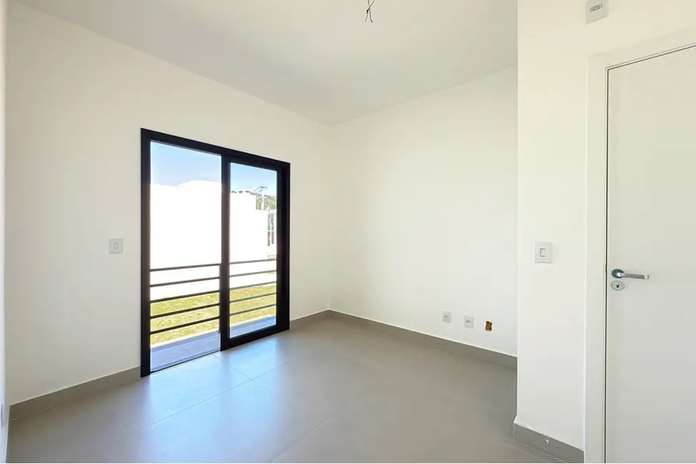 Casa com 3 quartos à venda, 143m2 em Hípica, Porto Alegre - RS - imagem 5 Foto 5 de Casa com 3 quartos à venda, 143m2 em Hípica, Porto Alegre - RS