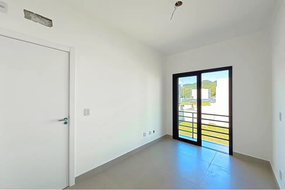 Casa com 3 quartos à venda, 143m2 em Hípica, Porto Alegre - RS - imagem 8 Foto 8 de Casa com 3 quartos à venda, 143m2 em Hípica, Porto Alegre - RS