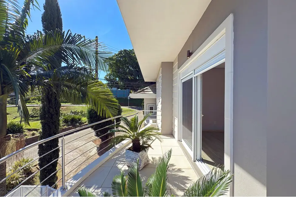 Foto 2 de Casa com 3 quartos à venda, 290m2 em Hípica, Porto Alegre - RS