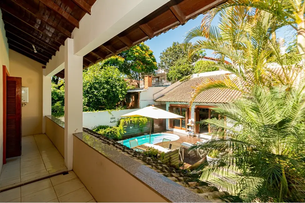 Foto 3 de Casa com 4 quartos à venda, 575m2 em Chácara das Pedras, Porto Alegre - RS