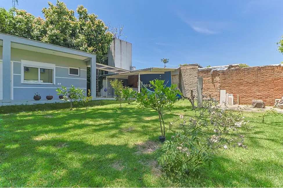 Foto 2 de Casa com 3 quartos à venda, 300m2 em Ipanema, Porto Alegre - RS