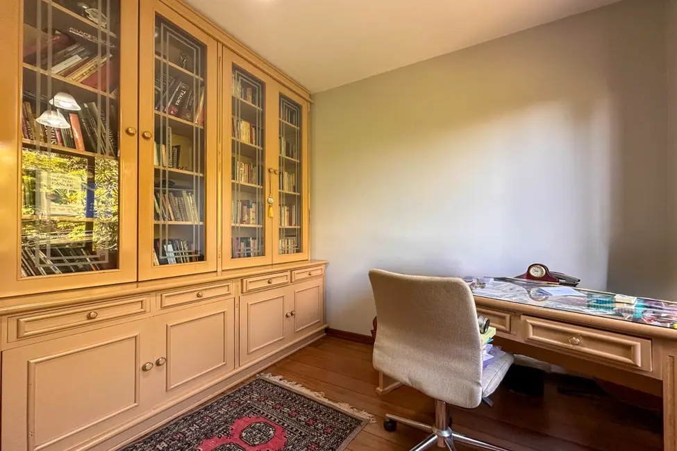 Foto 9 de Apartamento com 3 quartos à venda, 166m2 em Petrópolis, Porto Alegre - RS