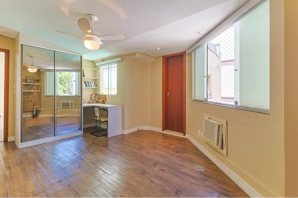 Foto 7 de Apartamento com 3 quartos à venda, 150m2 em Petrópolis, Porto Alegre - RS