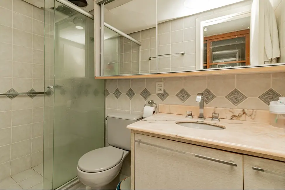 Apartamento com 3 quartos à venda, 90m2 em Praia de Belas, Porto Alegre - RS - imagem 8 Foto 8 de Apartamento com 3 quartos à venda, 90m2 em Praia de Belas, Porto Alegre - RS
