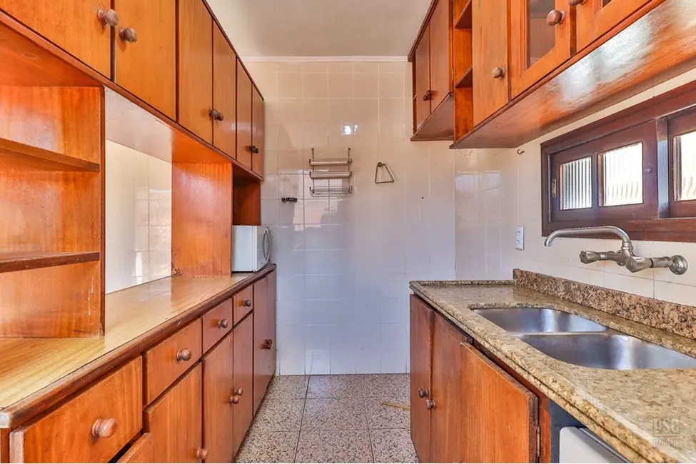 Foto 2 de Casa com 3 quartos à venda, 248m2 em Ipanema, Porto Alegre - RS