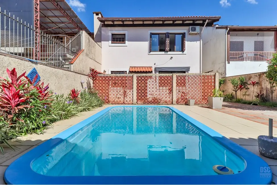 Foto 1 de Casa com 3 quartos à venda, 248m2 em Ipanema, Porto Alegre - RS