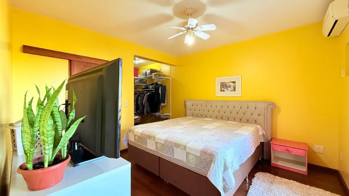 Apartamento com 3 quartos à venda, 328m2 em Menino Deus, Porto Alegre - RS - imagem 6 Foto 6 de Apartamento com 3 quartos à venda, 328m2 em Menino Deus, Porto Alegre - RS