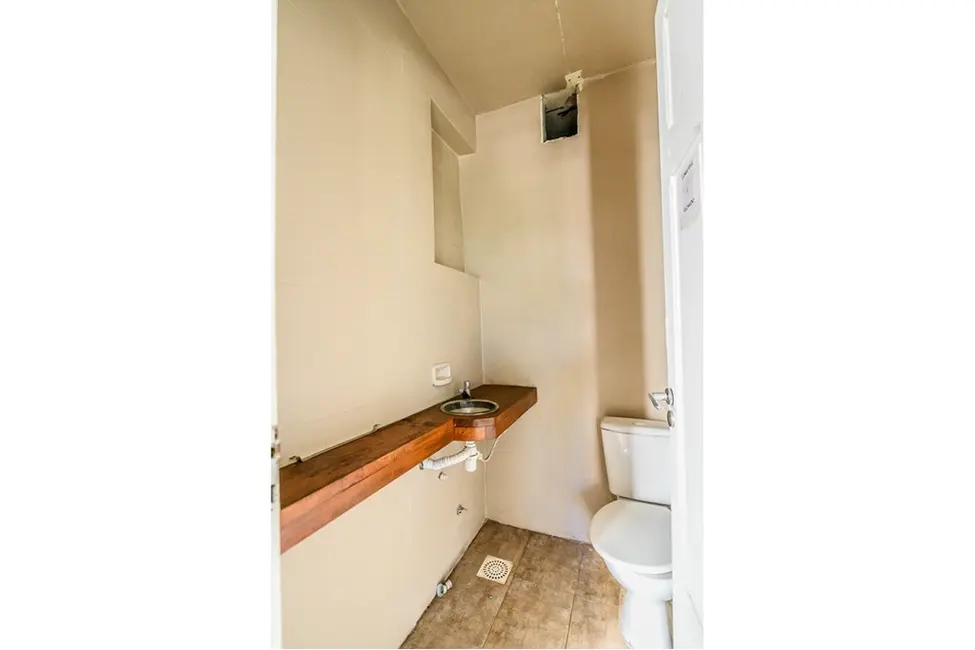 Loja à venda, 204m2 em Moinhos de Vento, Porto Alegre - RS - imagem 4 Foto 4 de Loja à venda, 204m2 em Moinhos de Vento, Porto Alegre - RS