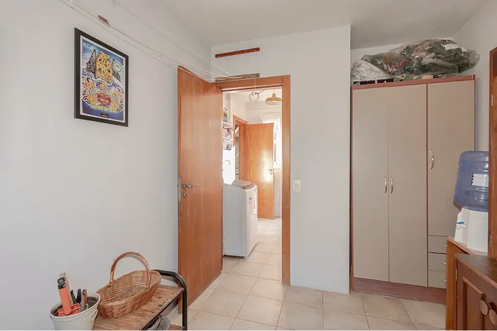 Foto 4 de Casa com 3 quartos à venda, 299m2 em Chácara das Pedras, Porto Alegre - RS
