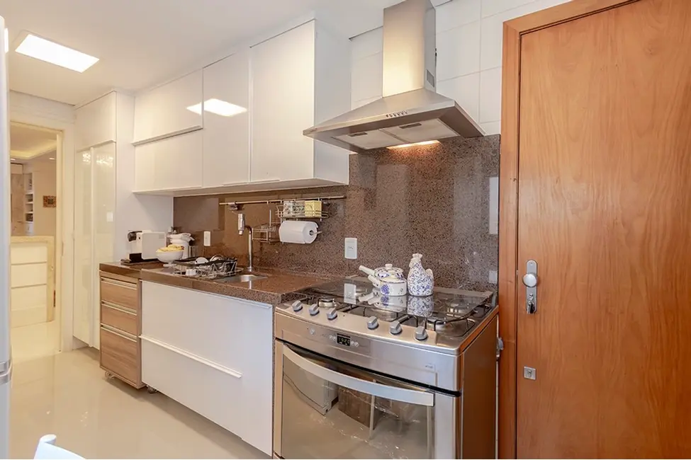 Apartamento com 3 quartos à venda, 122m2 em Petrópolis, Porto Alegre - RS - imagem 8 Foto 8 de Apartamento com 3 quartos à venda, 122m2 em Petrópolis, Porto Alegre - RS