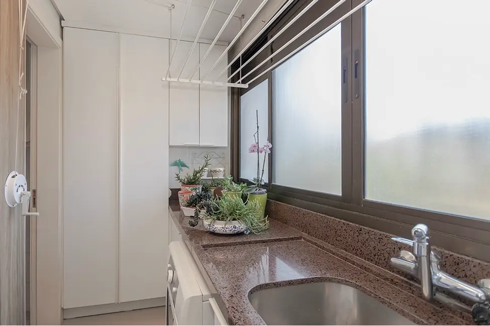 Apartamento com 3 quartos à venda, 122m2 em Petrópolis, Porto Alegre - RS - imagem 6 Foto 6 de Apartamento com 3 quartos à venda, 122m2 em Petrópolis, Porto Alegre - RS