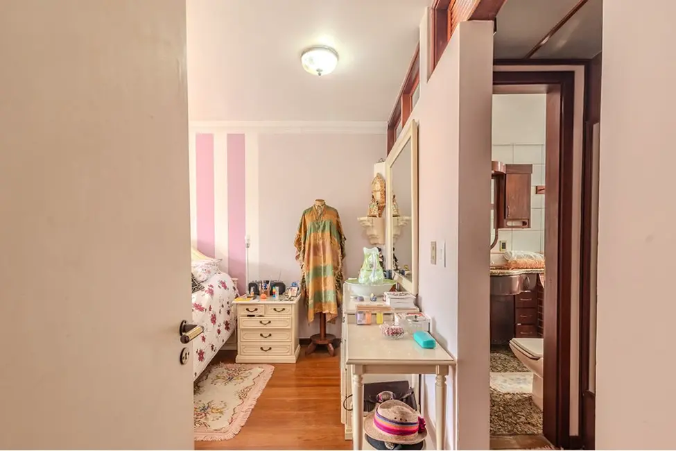 Foto 5 de Casa com 3 quartos à venda, 360m2 em Chácara das Pedras, Porto Alegre - RS