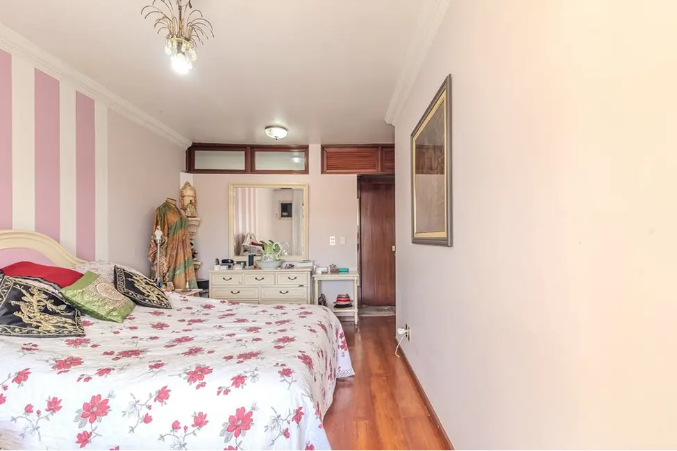 Foto 8 de Casa com 3 quartos à venda, 360m2 em Chácara das Pedras, Porto Alegre - RS