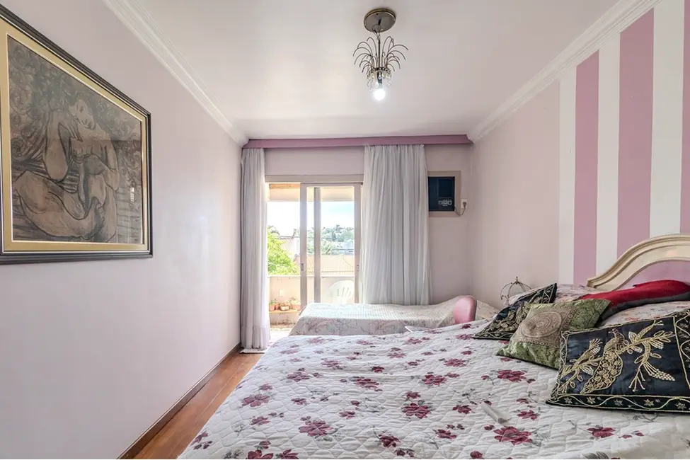 Foto 7 de Casa com 3 quartos à venda, 360m2 em Chácara das Pedras, Porto Alegre - RS