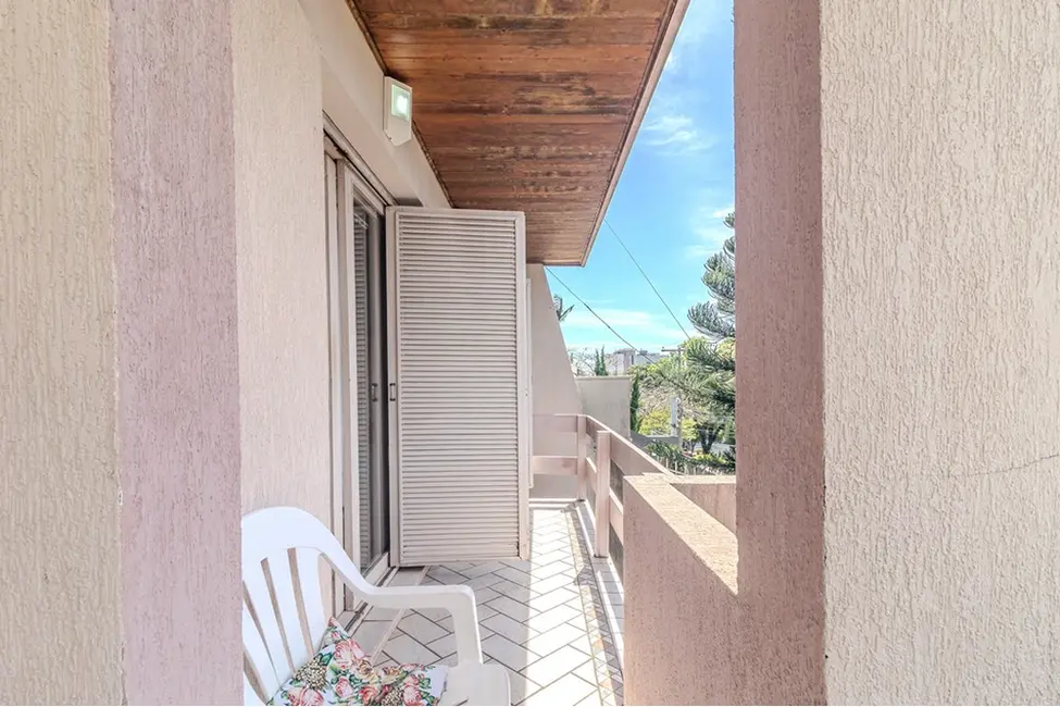 Foto 9 de Casa com 3 quartos à venda, 360m2 em Chácara das Pedras, Porto Alegre - RS