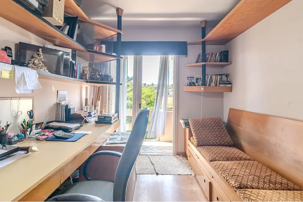 Foto 3 de Casa com 3 quartos à venda, 360m2 em Chácara das Pedras, Porto Alegre - RS