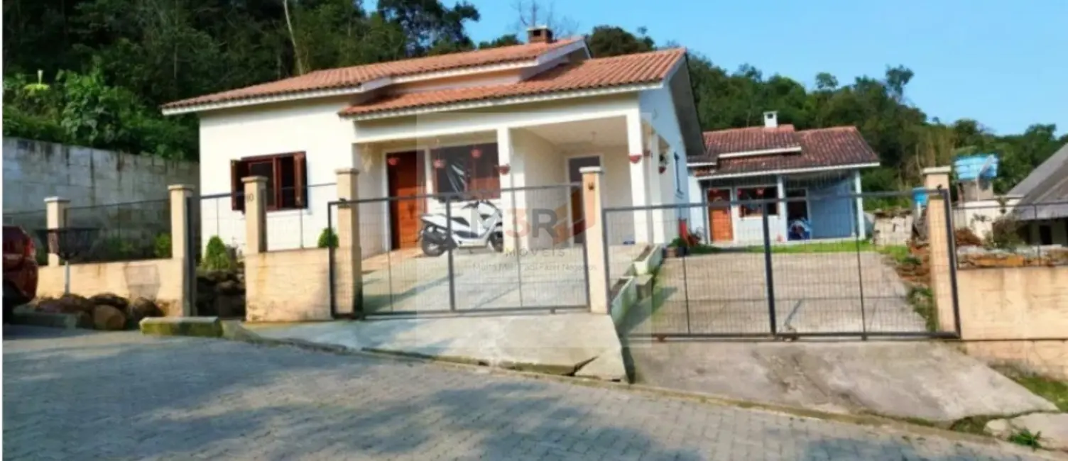 Foto 1 de Casa com 6 quartos à venda, 197m2 em Nova Petropolis - RS