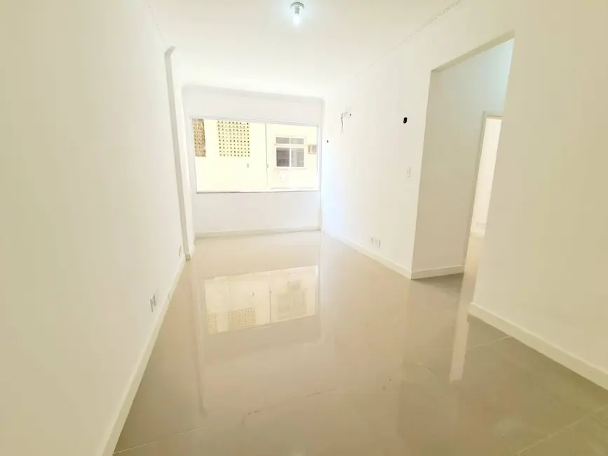 Foto 2 de Apartamento com 2 quartos à venda, 70m2 em Laranjeiras, Rio De Janeiro - RJ