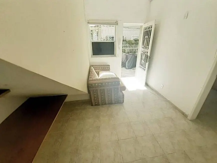 Casa com 2 quartos à venda, 50m2 em Copacabana, Rio De Janeiro - RJ - imagem 1 Foto 1 de Casa com 2 quartos à venda, 50m2 em Copacabana, Rio De Janeiro - RJ
