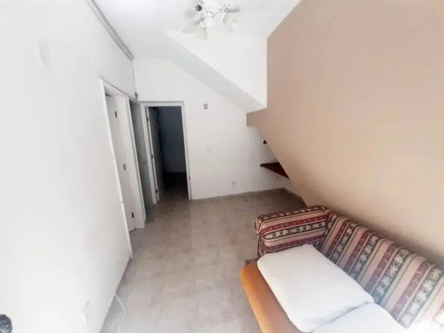 Casa com 2 quartos à venda, 50m2 em Copacabana, Rio De Janeiro - RJ - imagem 2 Foto 2 de Casa com 2 quartos à venda, 50m2 em Copacabana, Rio De Janeiro - RJ