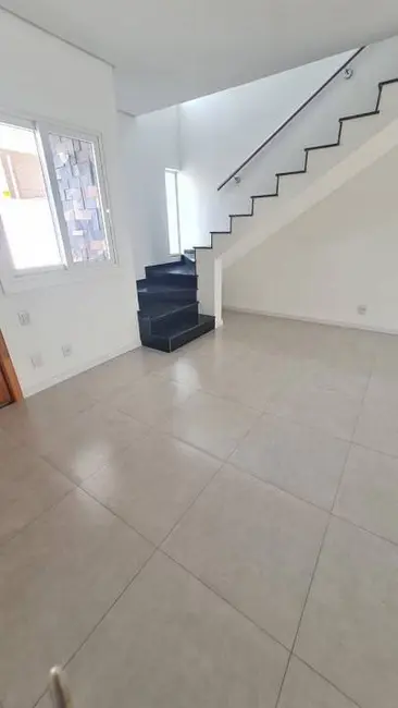 Sobrado com 3 quartos à venda, 124m2 em Canoas - RS - imagem 6 Foto 6 de Sobrado com 3 quartos à venda, 124m2 em Canoas - RS