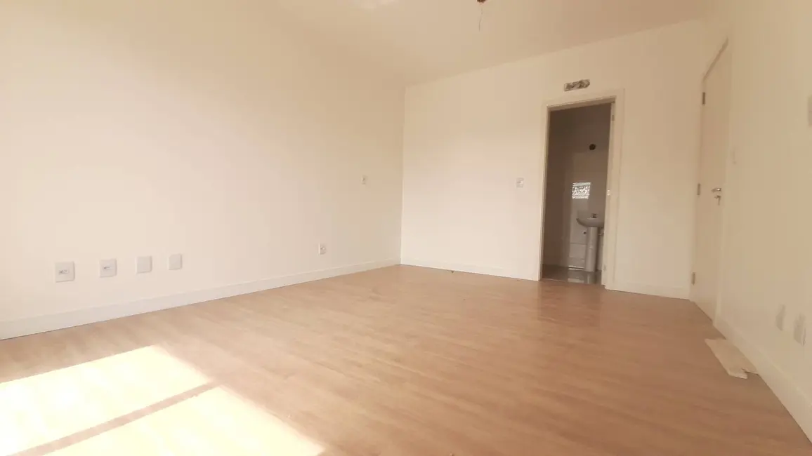 Sobrado com 3 quartos à venda, 142m2 em São José, Canoas - RS - imagem 7 Foto 7 de Sobrado com 3 quartos à venda, 142m2 em São José, Canoas - RS