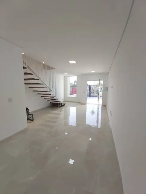 Sobrado com 3 quartos à venda, 119m2 em Igara, Canoas - RS - imagem 8 Foto 8 de Sobrado com 3 quartos à venda, 119m2 em Igara, Canoas - RS