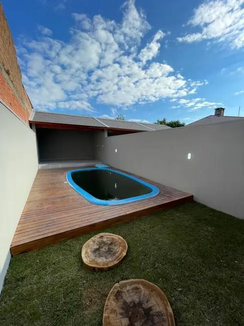 Sobrado com 3 quartos à venda, 119m2 em Igara, Canoas - RS - imagem 4 Foto 4 de Sobrado com 3 quartos à venda, 119m2 em Igara, Canoas - RS