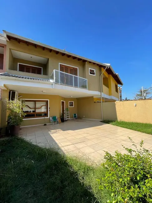 Foto 1 de Sobrado com 3 quartos à venda, 172m2 em Nossa Senhora das Graças, Canoas - RS