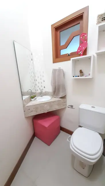 Sobrado com 3 quartos à venda, 172m2 em Nossa Senhora das Graças, Canoas - RS - imagem 9 Foto 9 de Sobrado com 3 quartos à venda, 172m2 em Nossa Senhora das Graças, Canoas - RS