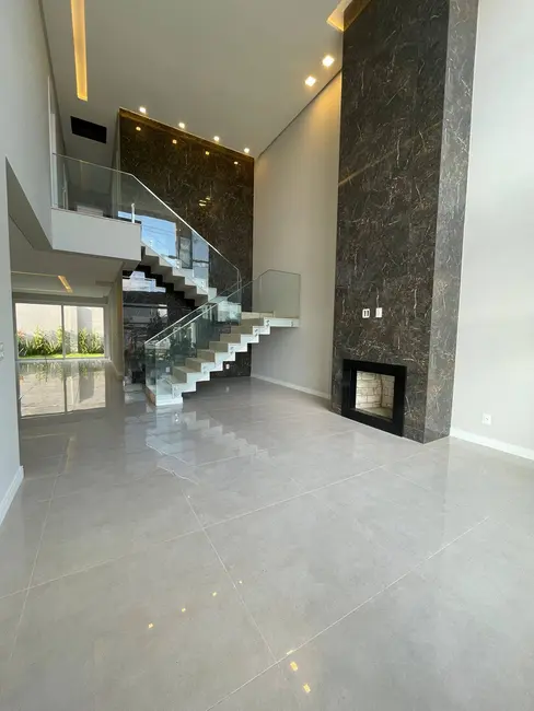 Casa de Condomínio com 3 quartos à venda, 225m2 em Igara, Canoas - RS - imagem 5 Foto 5 de Casa de Condomínio com 3 quartos à venda, 225m2 em Igara, Canoas - RS