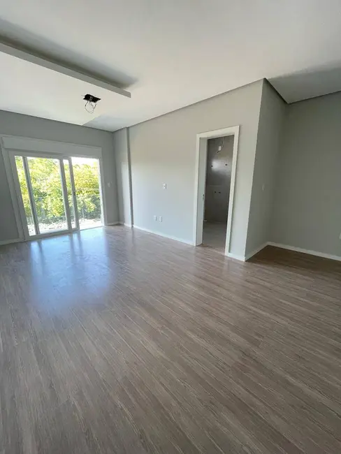 Sobrado com 3 quartos à venda, 172m2 em Canoas - RS - imagem 9 Foto 9 de Sobrado com 3 quartos à venda, 172m2 em Canoas - RS
