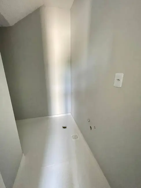 Sobrado com 3 quartos à venda, 172m2 em Canoas - RS - imagem 5 Foto 5 de Sobrado com 3 quartos à venda, 172m2 em Canoas - RS