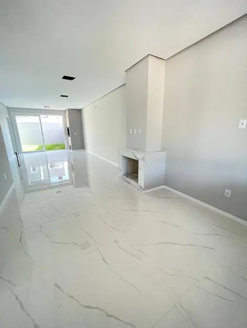 Sobrado com 3 quartos à venda, 172m2 em Canoas - RS - imagem 3 Foto 3 de Sobrado com 3 quartos à venda, 172m2 em Canoas - RS