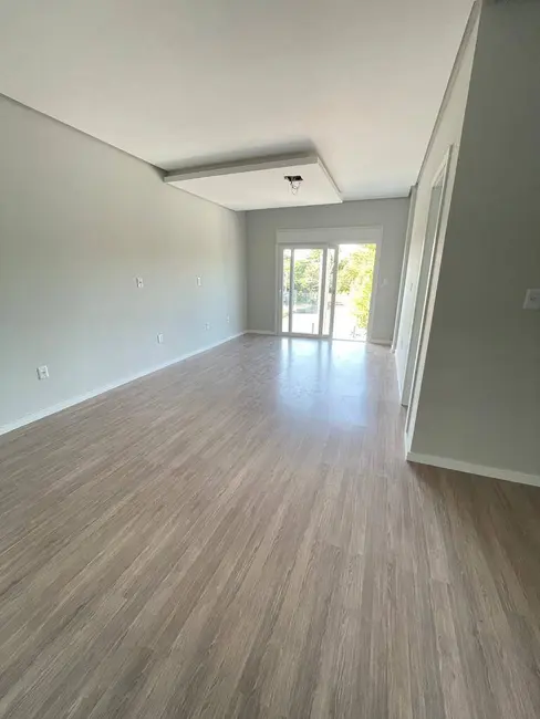 Sobrado com 3 quartos à venda, 172m2 em Canoas - RS - imagem 8 Foto 8 de Sobrado com 3 quartos à venda, 172m2 em Canoas - RS