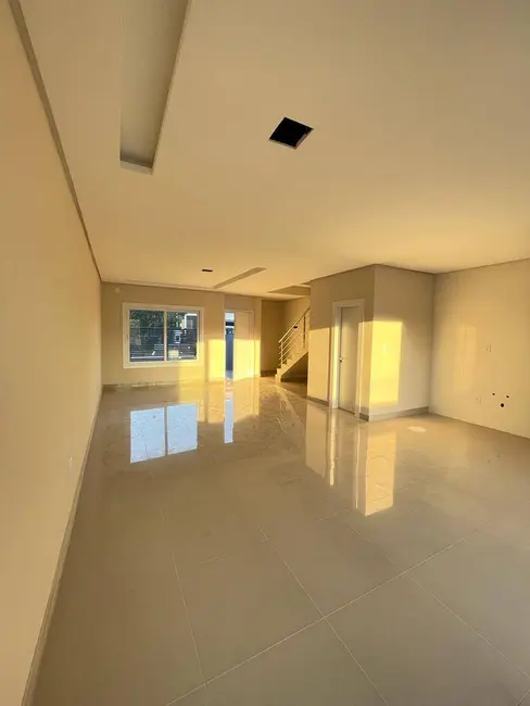 Sobrado com 3 quartos à venda, 117m2 em Canoas - RS - imagem 5 Foto 5 de Sobrado com 3 quartos à venda, 117m2 em Canoas - RS