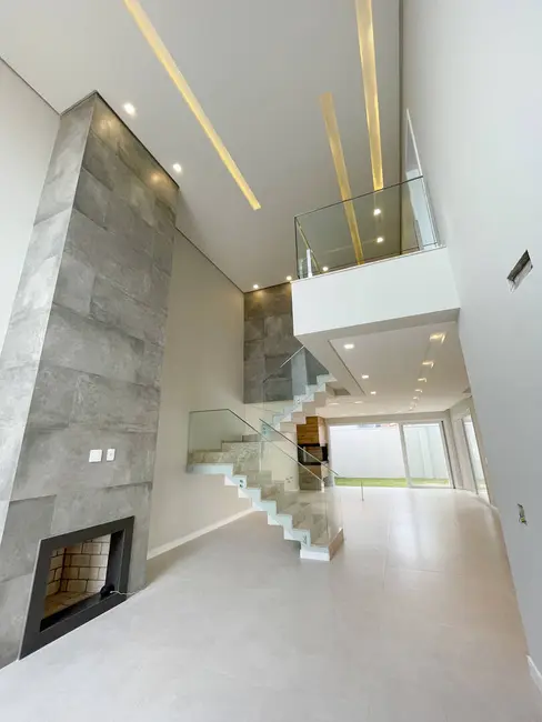 Casa de Condomínio com 4 quartos à venda, 232m2 em Igara, Canoas - RS - imagem 4 Foto 4 de Casa de Condomínio com 4 quartos à venda, 232m2 em Igara, Canoas - RS